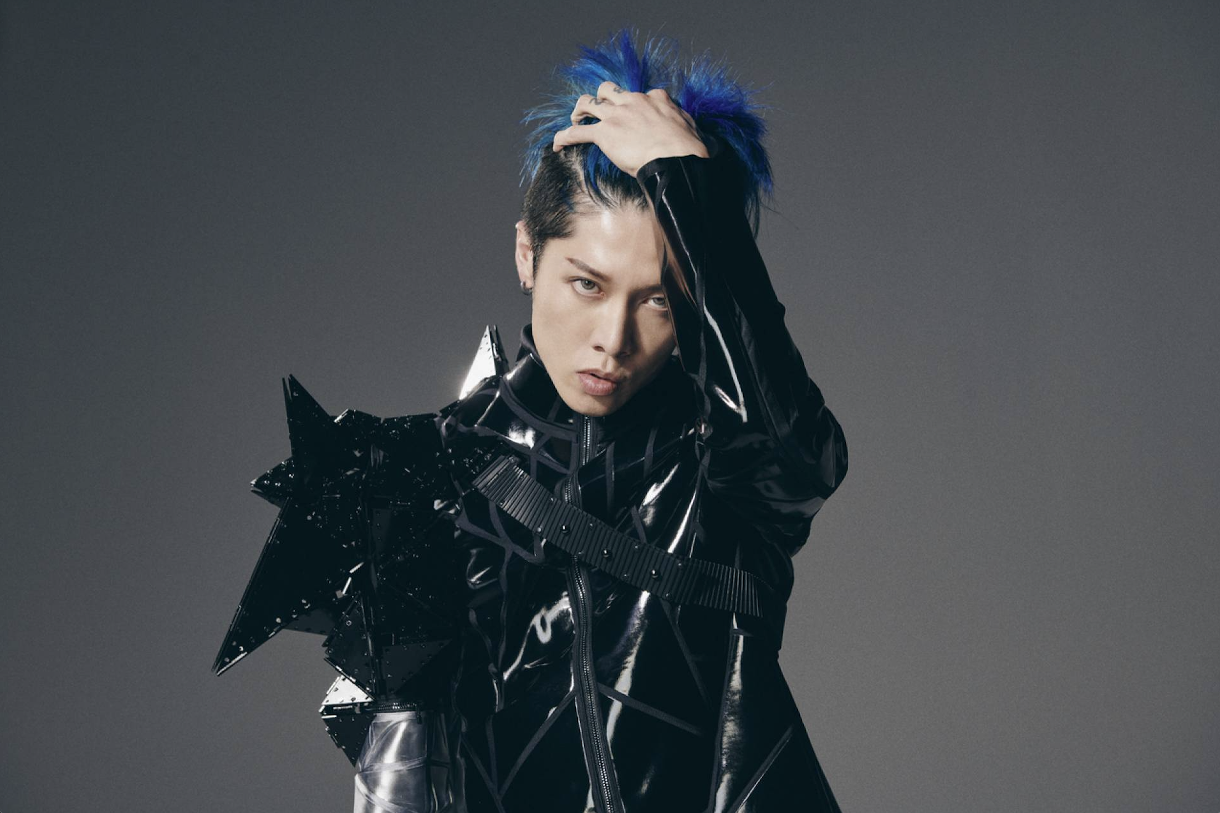 MIYAVI, press photograph.